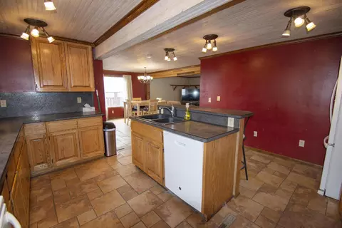 1932 9th Ave W, Williston, ND 58801 photo 11