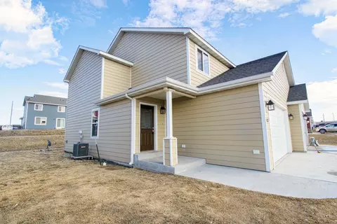 5822 Anna Ave, Williston, ND 58801 photo 2