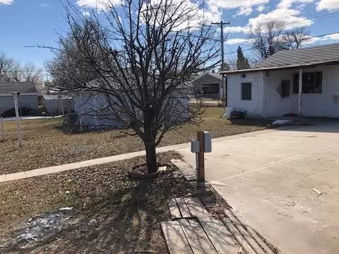 823 8th Ave W, Williston, ND 58801 photo 8