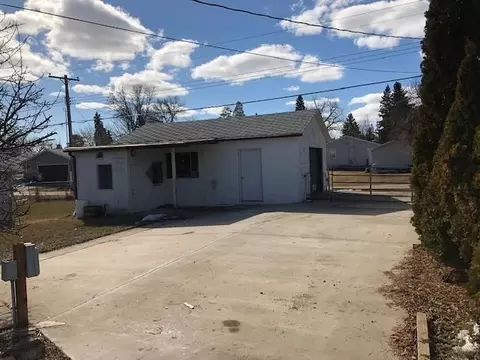 823 8th Ave W, Williston, ND 58801 photo 7
