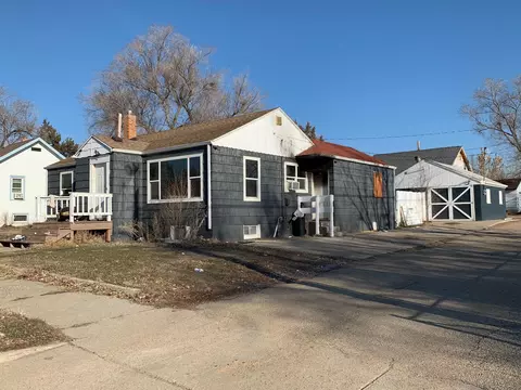 814 6th St W, Williston, ND 58801 photo 1