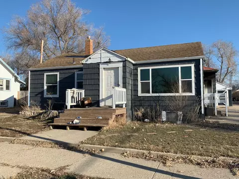 814 6th St W, Williston, ND 58801 photo 2