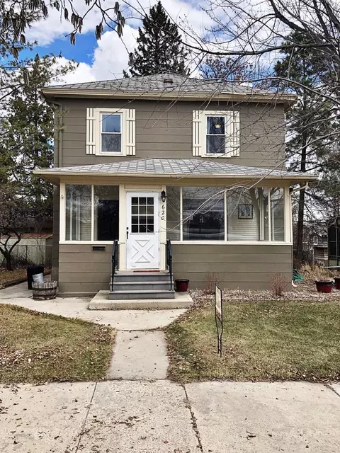 620 3rd Ave E, Williston, ND 58801 photo 2