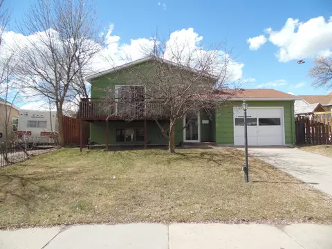 711 6th Ave W, Williston, ND 58801 photo 3