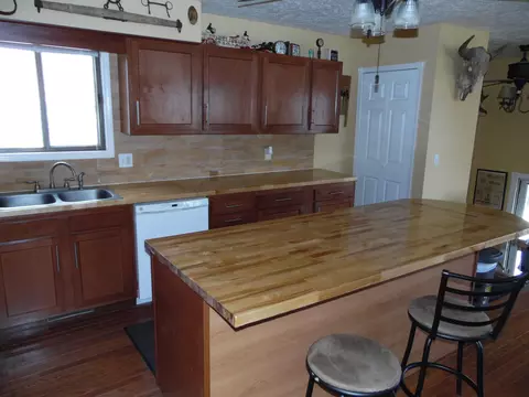 711 6th Ave W, Williston, ND 58801 photo 5