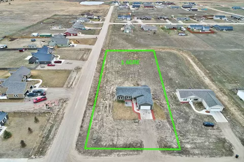 5459 Laurice Ave, Williston, ND 58801 photo 2