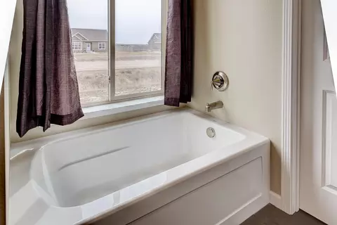 5459 Laurice Ave, Williston, ND 58801 photo 9