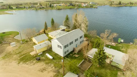 122 Blacktail Dr, Williston, ND 58801 photo 1