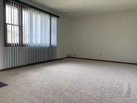 422 22nd St E, Williston, ND 58801 photo 12