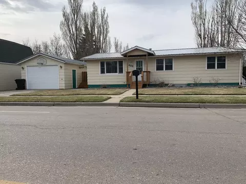 422 22nd St E, Williston, ND 58801 photo 1