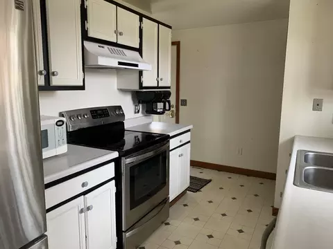 422 22nd St E, Williston, ND 58801 photo 8