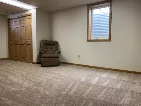 422 22nd St E, Williston, ND 58801 photo 24
