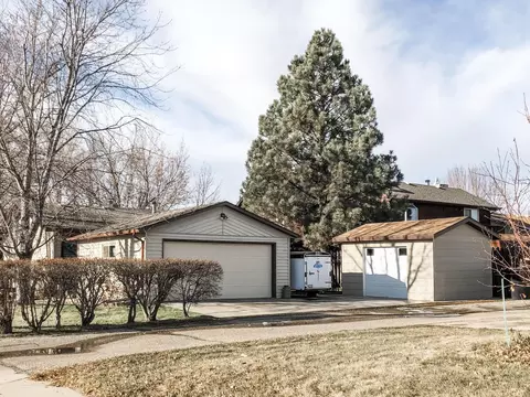 1802 8th Ave E, Williston, ND 58801 photo 2