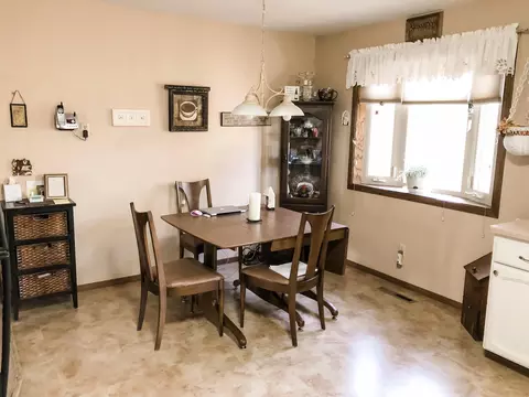 1802 8th Ave E, Williston, ND 58801 photo 7
