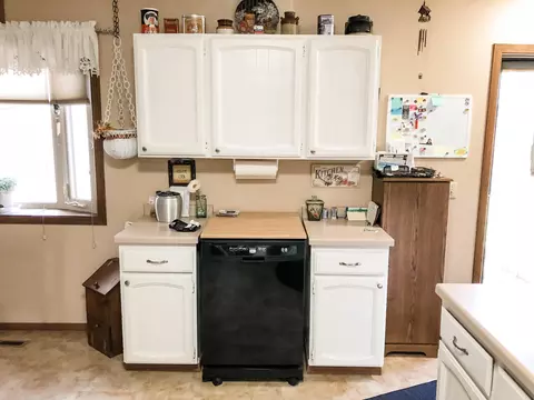 1802 8th Ave E, Williston, ND 58801 photo 8