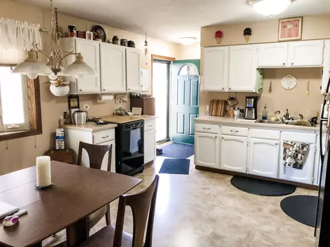 1802 8th Ave E, Williston, ND 58801 photo 5