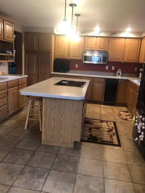 1908 Sioux St, Williston, ND 58801 photo 5