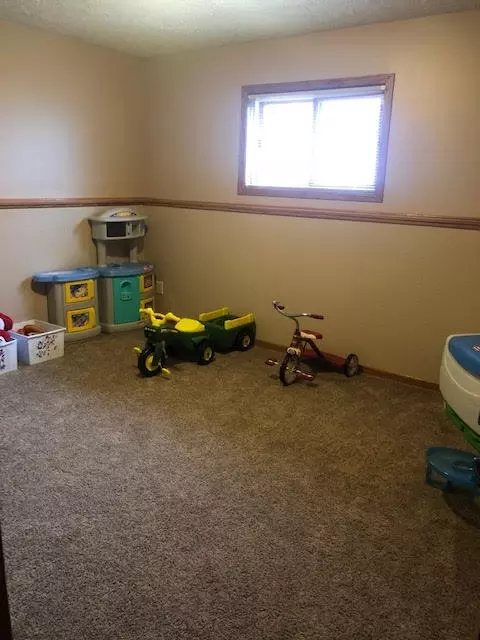1908 Sioux St, Williston, ND 58801 photo 22