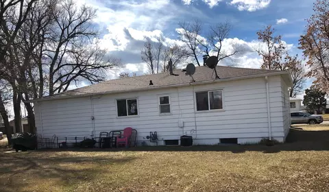 630 17th Ave W, Williston, ND 58801 photo 2
