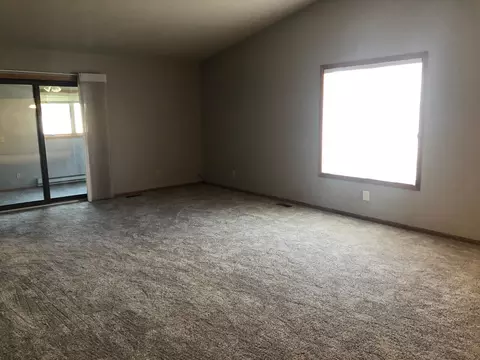 1819 15th Ave W, Williston, ND 58801 photo 8