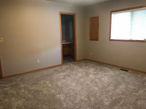1819 15th Ave W, Williston, ND 58801 photo 12