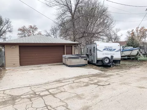 626 17th Ave W, Williston, ND 58801 photo 20