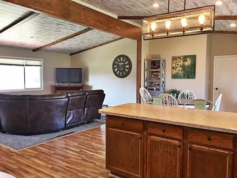 329 Rose Ln, Williston, ND 58801 photo 9