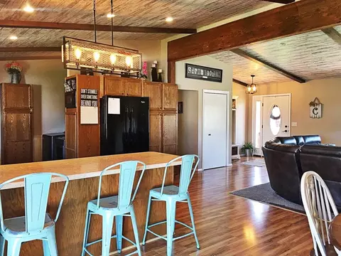 329 Rose Ln, Williston, ND 58801 photo 8