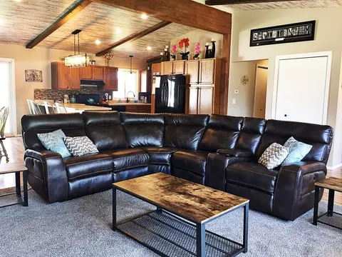 329 Rose Ln, Williston, ND 58801 photo 4
