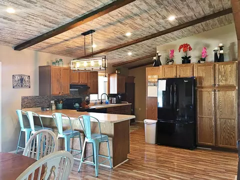 329 Rose Ln, Williston, ND 58801 photo 7