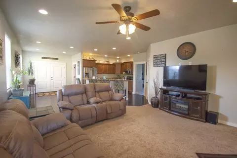 2101 18th Ave W, Williston, ND 58801 photo 4