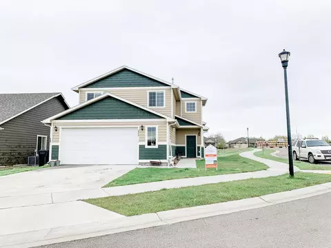 2217 13th Ave E, Williston, ND 58801 photo 2