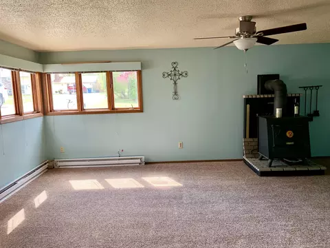 6910 2nd Ave Cir E, Williston, ND 58801 photo 13