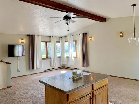 6910 2nd Ave Cir E, Williston, ND 58801 photo 4