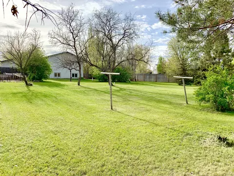 6910 2nd Ave Cir E, Williston, ND 58801 photo 17