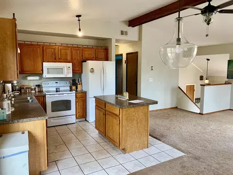 6910 2nd Ave Cir E, Williston, ND 58801 photo 6
