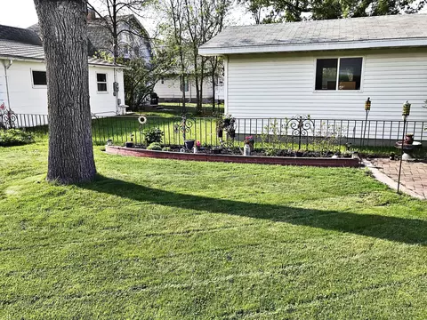 811 2nd Ave W, Williston, ND 58801 photo 5