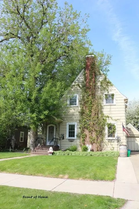 805 1st Ave W, Williston, ND 58801 photo 1