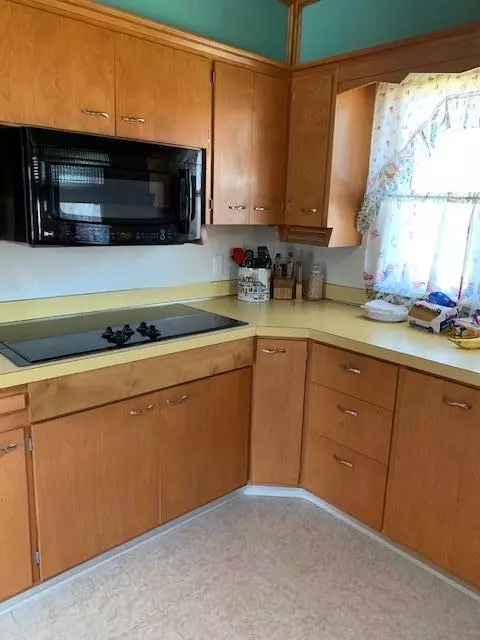 201 14th St E, Williston, ND 58801 photo 7
