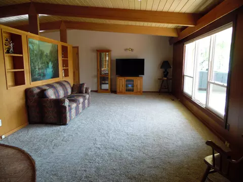 201 14th St E, Williston, ND 58801 photo 3