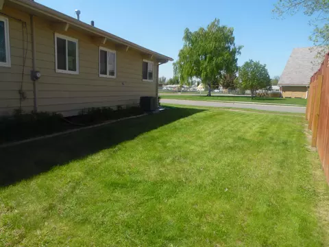 201 14th St E, Williston, ND 58801 photo 47