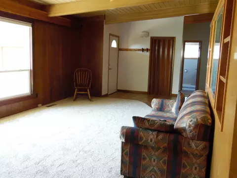 201 14th St E, Williston, ND 58801 photo 4