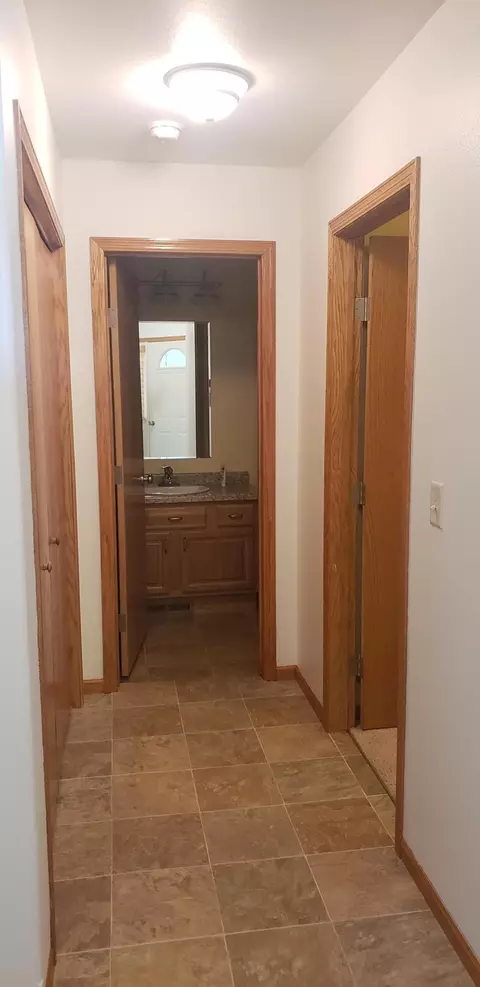 2120 Sand Creek Dr, Williston, ND 58801 photo 21