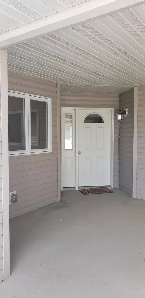 2120 Sand Creek Dr, Williston, ND 58801 photo 5