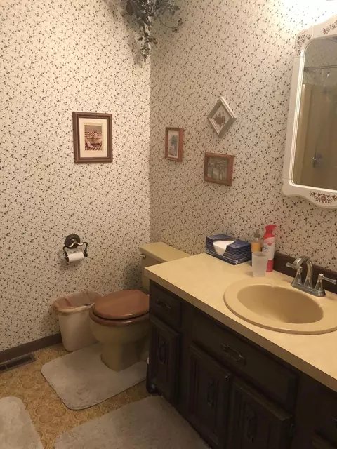 4915 Valley View Dr, Williston, ND 58801 photo 14