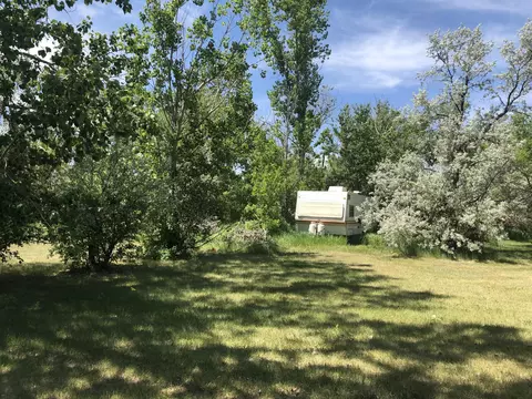 4915 Valley View Dr, Williston, ND 58801 photo 4
