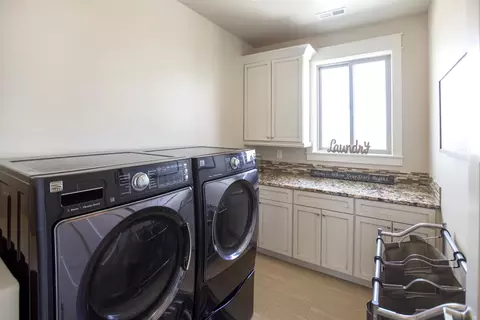 13680 Karen St, Williston, ND 58801 photo 31