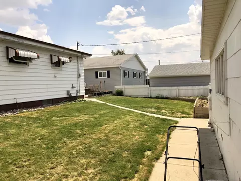 615 13th Ave W, Williston, ND 58801 photo 37