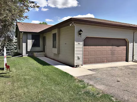 918 22nd St E, Williston, ND 58801 photo 1