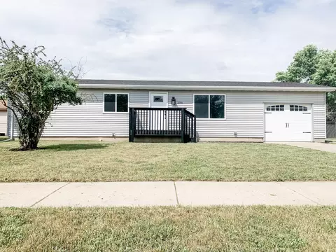 2701 Skyway Ct, Williston, ND 58801 photo 2
